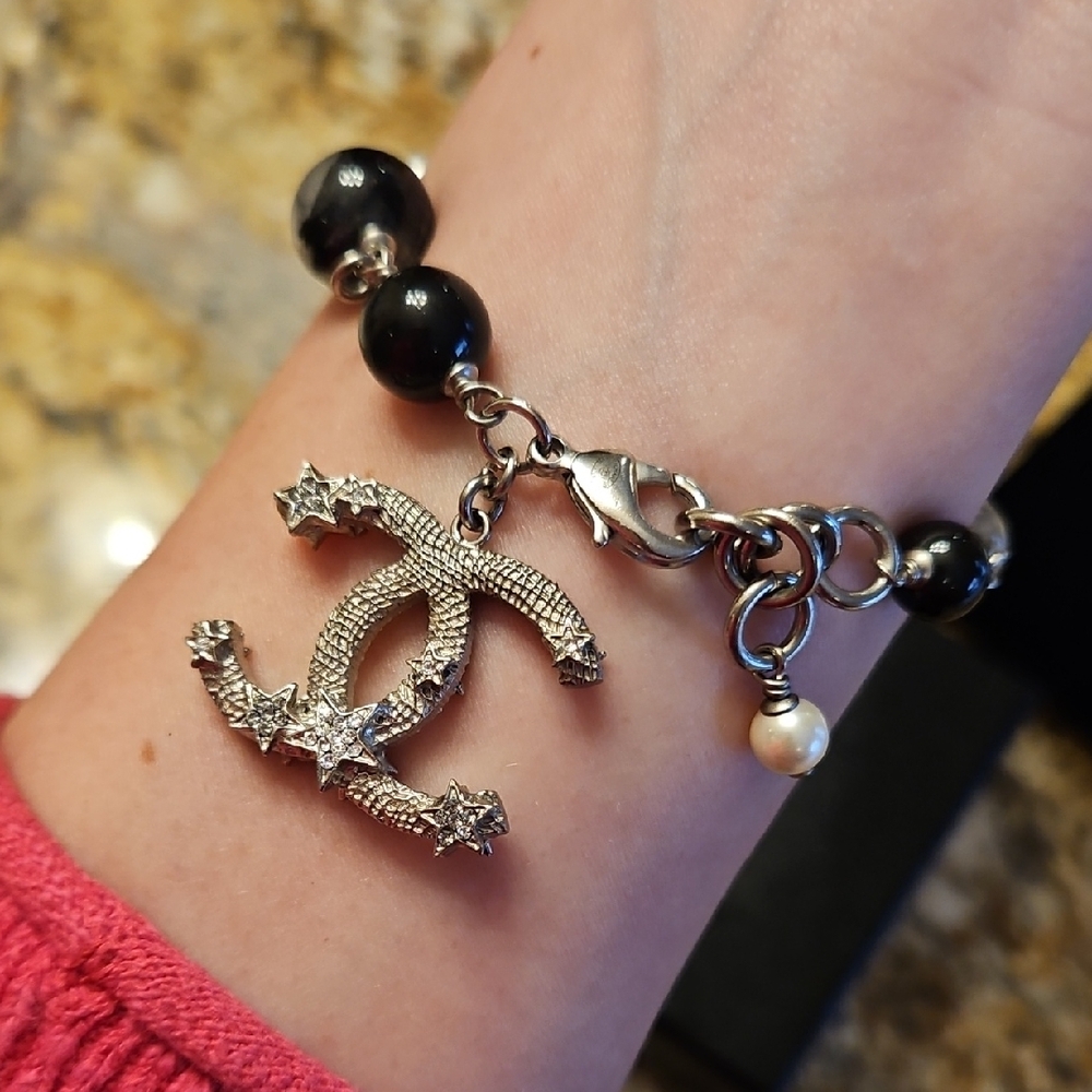 💸SOLD💸 CHANEL Bracelet CC Star Crystals Black Silver Beads Pearls 12P - Picture 8 of 8